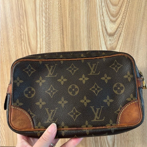 Auth Louis Vuitton Marley Dragonne PM Clutch - Picture 2 of 14